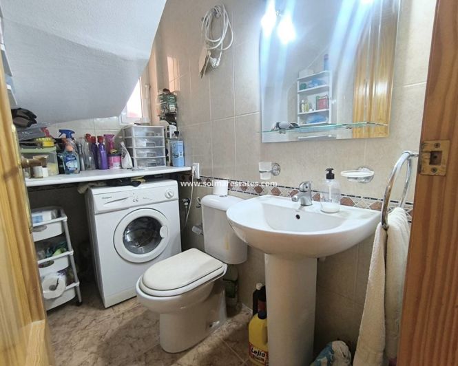 Image No.7-2 Bed House for sale