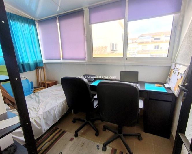 Image No.25-2 Bed House for sale