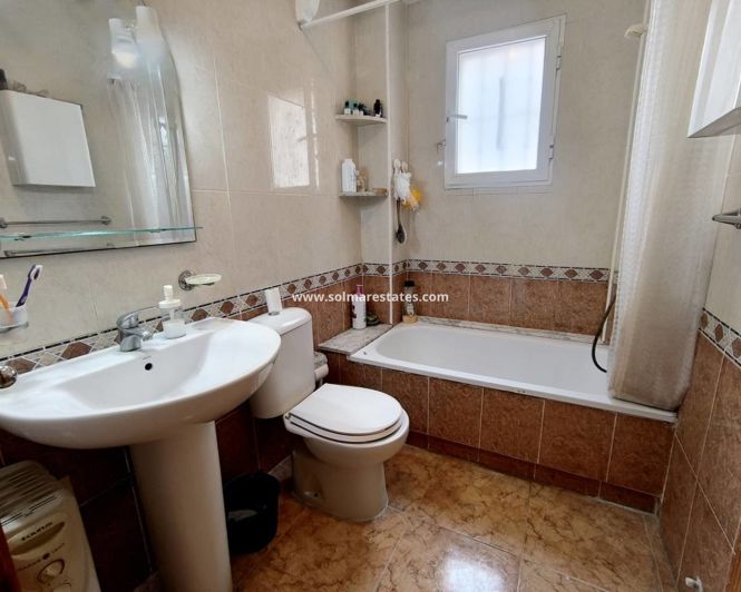 Image No.26-2 Bed House for sale