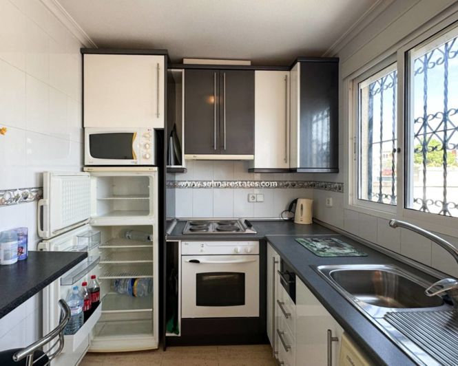Image No.26-2 Bed Townhouse for sale