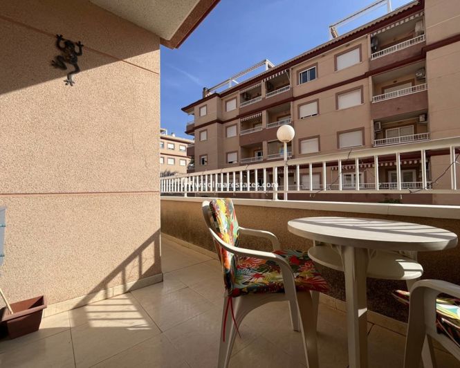 Image No.20-2 Bed Apartment for sale