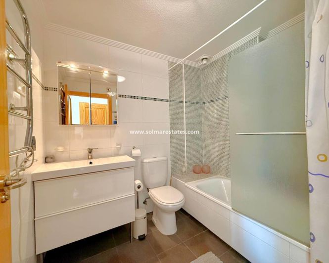 Image No.11-Appartement de 2 chambres à vendre