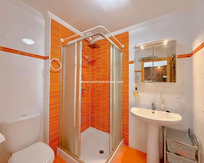 Image No.12-Appartement de 2 chambres à vendre