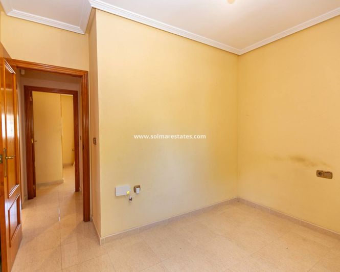 Image No.20-2 Bed Apartment for sale