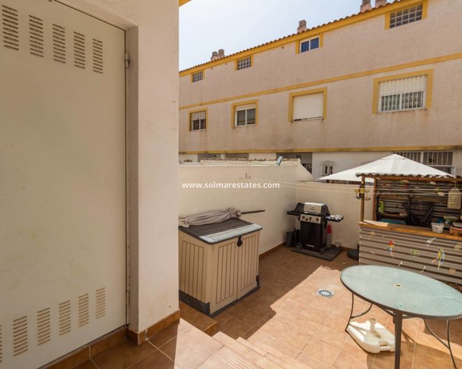 Image No.13-3 Bed Townhouse for sale