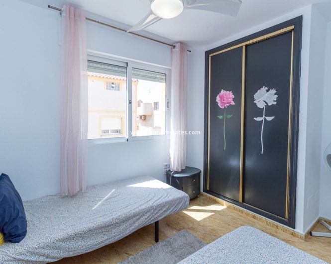 Image No.26-3 Bed Townhouse for sale
