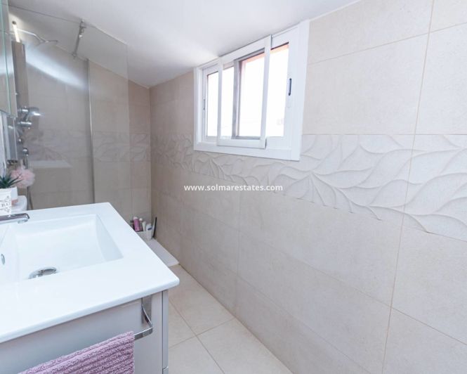 Image No.32-3 Bed Townhouse for sale