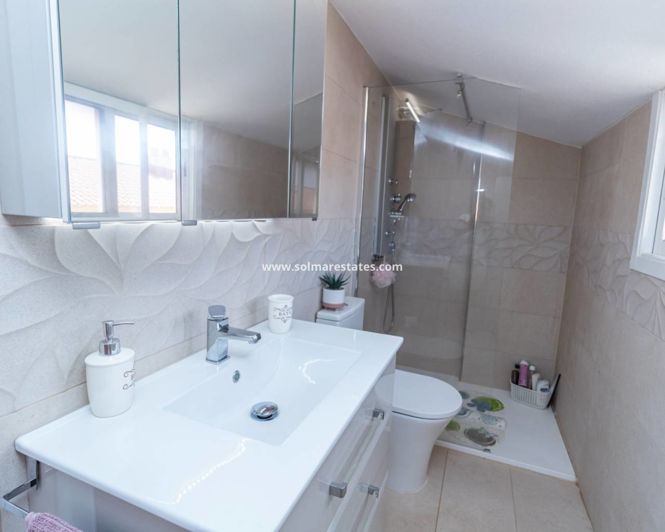 Image No.33-3 Bed Townhouse for sale