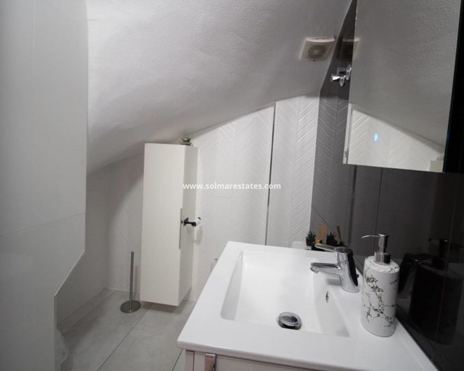 Image No.9-3 Bed Townhouse for sale