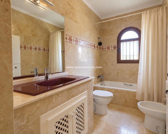 Image No.19-2 Bed Townhouse for sale