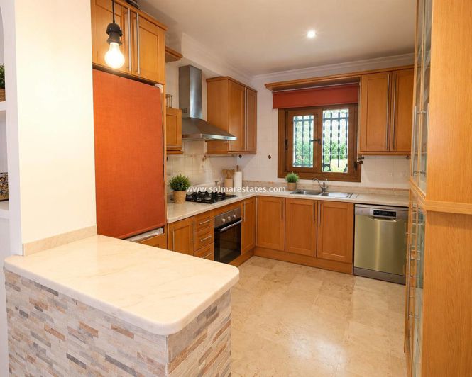 Image No.6-2 Bed Townhouse for sale