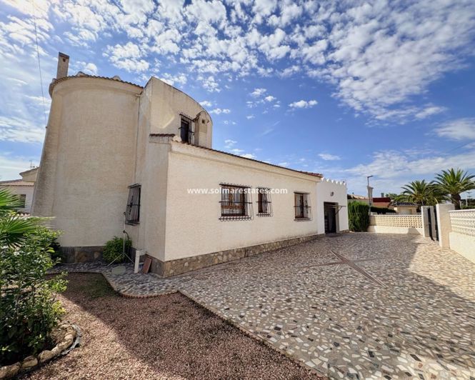 Image No.26-3 Bed Villa for sale
