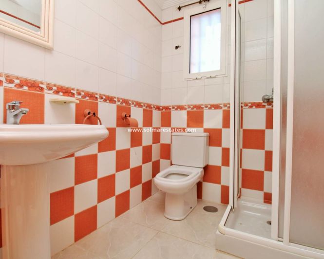 Image No.21-3 Bed Apartment for sale