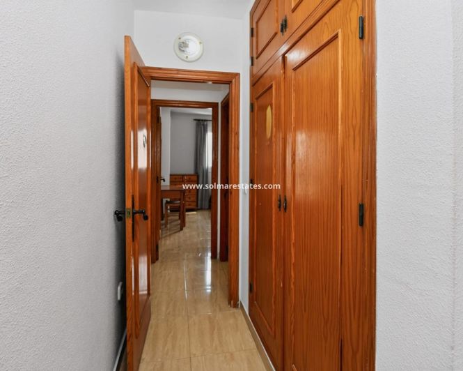Image No.10-Appartement de 2 chambres à vendre