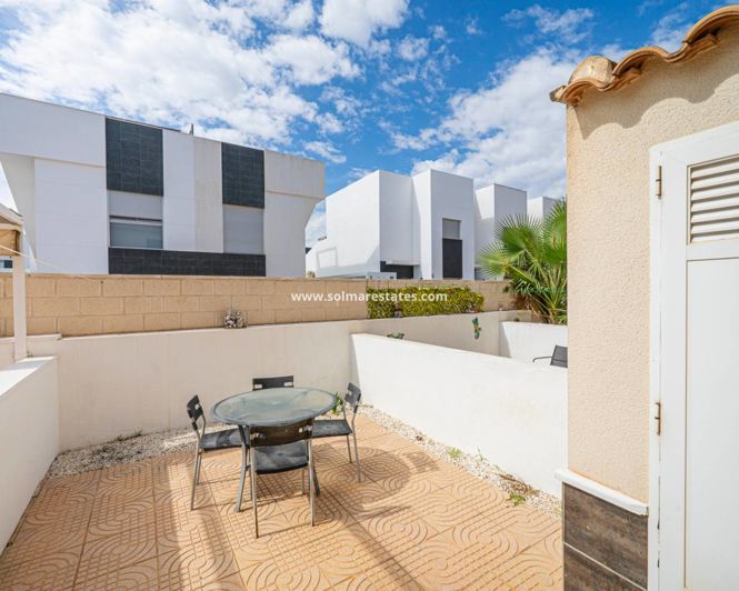 Image No.18-2 Bed Townhouse for sale