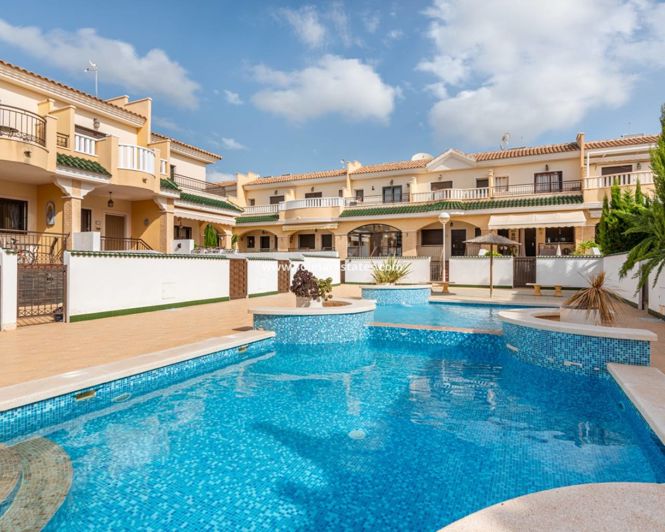 Image No.35-2 Bed Townhouse for sale