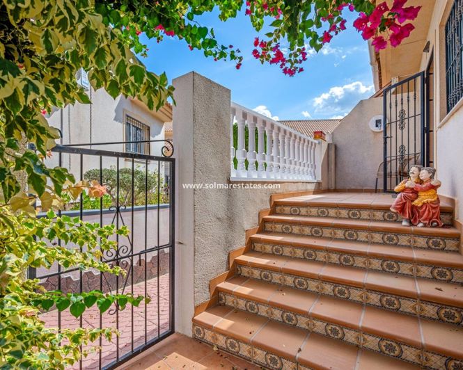 Image No.13-2 Bed House for sale