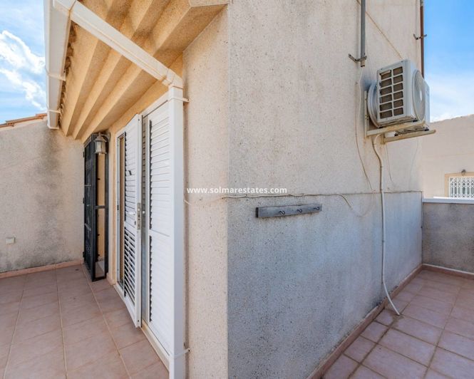 Image No.32-2 Bed House for sale