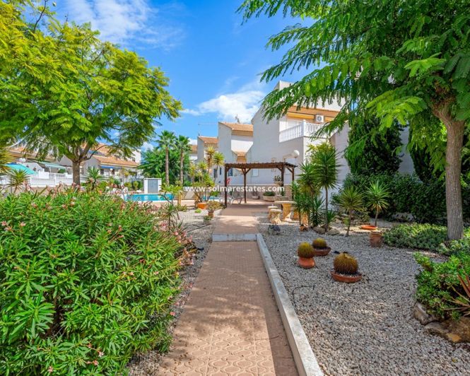 Image No.4-2 Bed House for sale