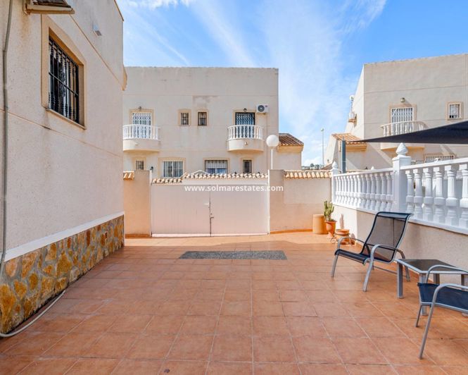 Image No.9-2 Bed House for sale