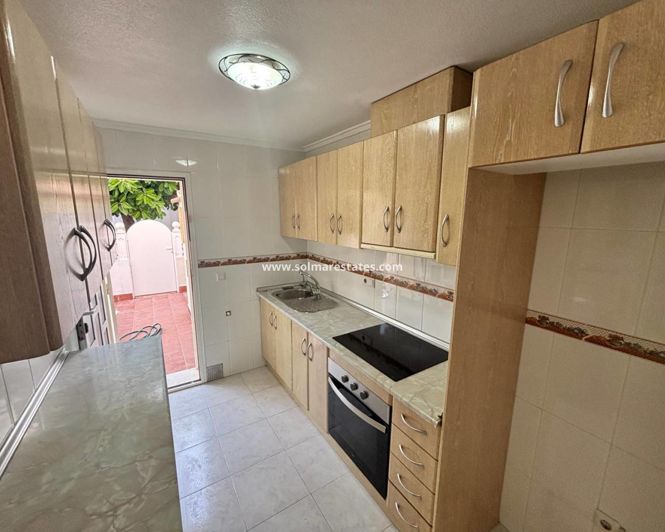 Image No.11-3 Bed Townhouse for sale