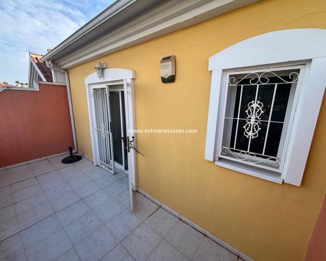 Image No.14-3 Bed Townhouse for sale