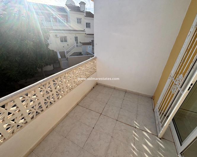Image No.17-3 Bed Townhouse for sale