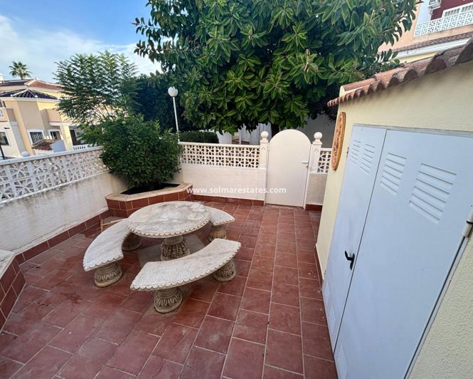 Image No.21-3 Bed Townhouse for sale