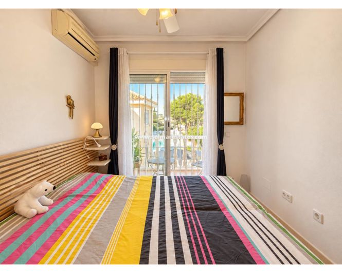 Image No.18-3 Bed Townhouse for sale