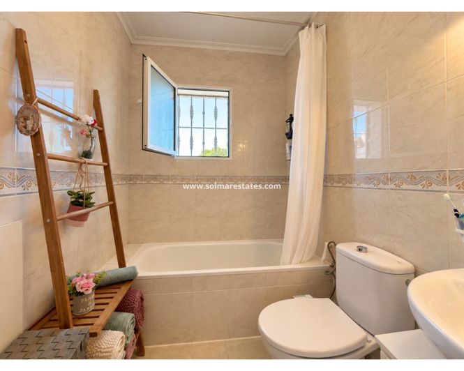 Image No.24-3 Bed Townhouse for sale