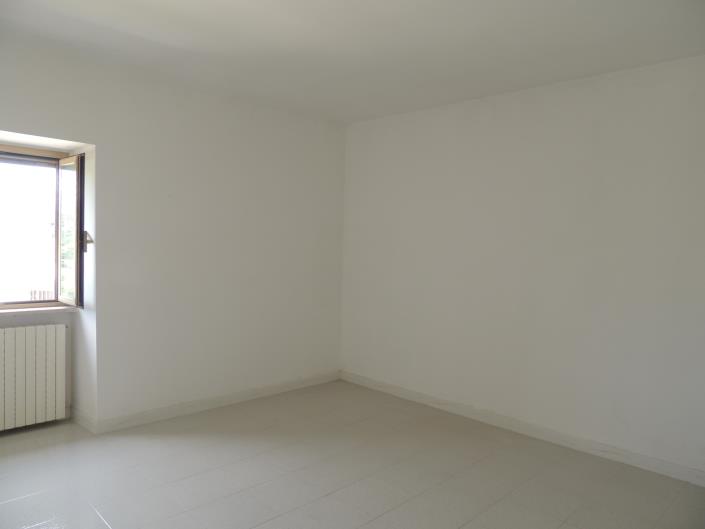 Image No.5-2 Bed Country House for sale