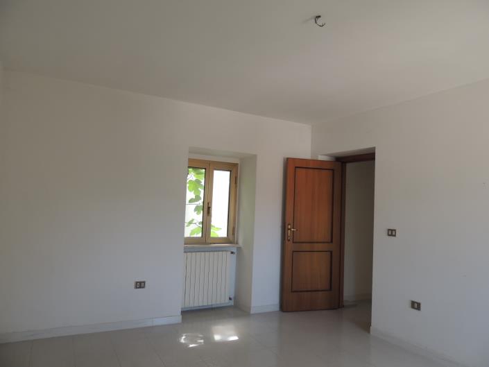 Image No.7-2 Bed Country House for sale