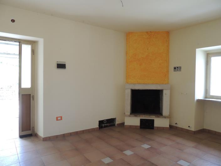 Image No.13-2 Bed Country House for sale