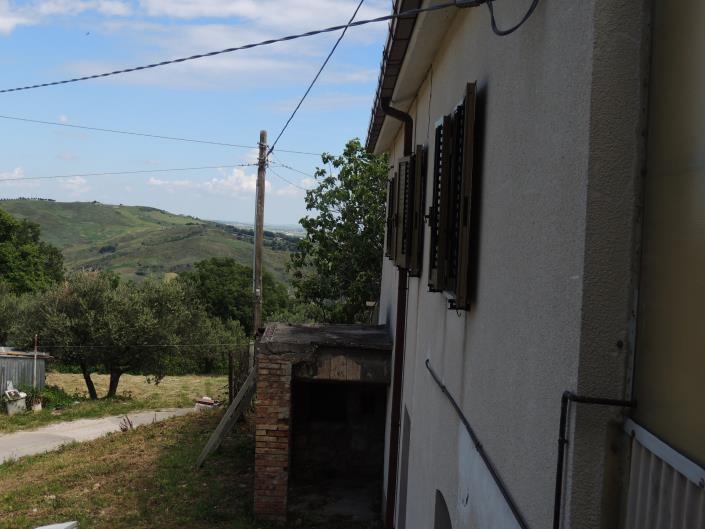 Image No.45-2 Bed Country House for sale