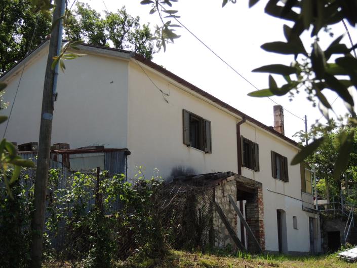 Image No.51-2 Bed Country House for sale