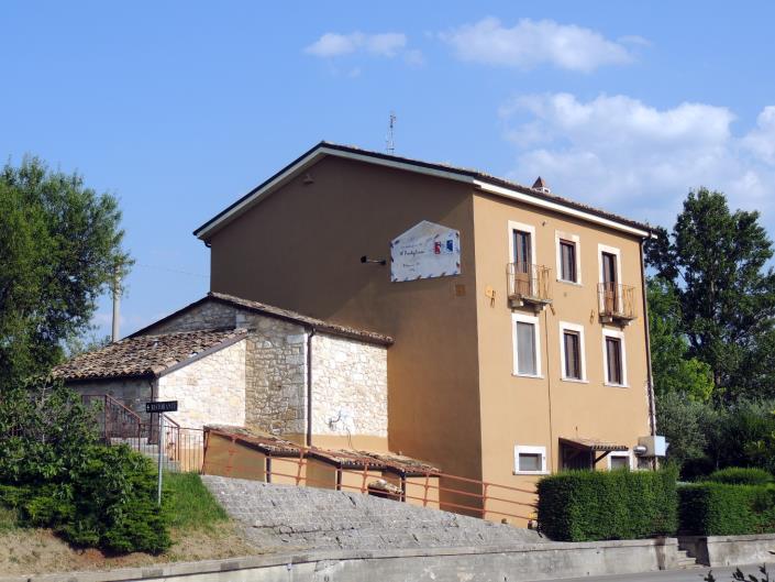 Image No.1-2 Bed House/Villa for sale