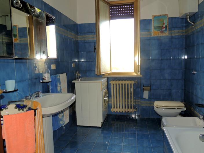 Image No.15-4 Bed Country House for sale