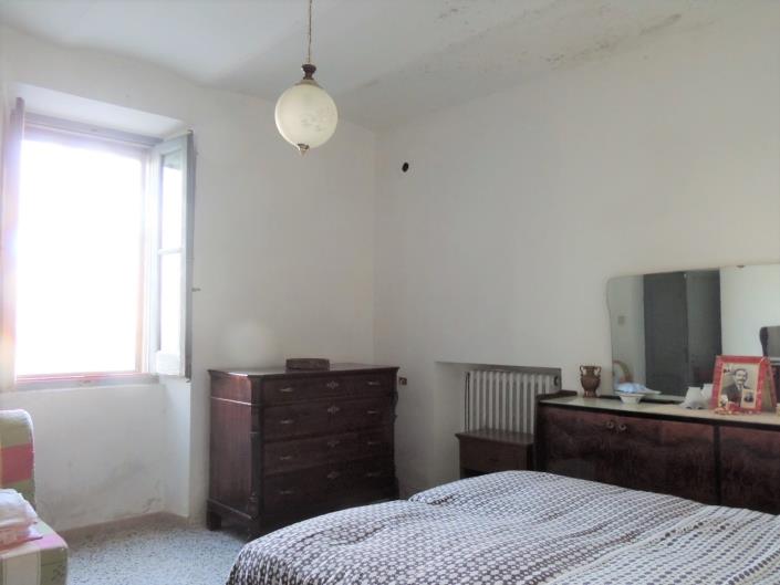 Image No.25-3 Bed Cottage for sale