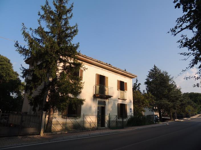 Image No.3-2 Bed Farmhouse for sale