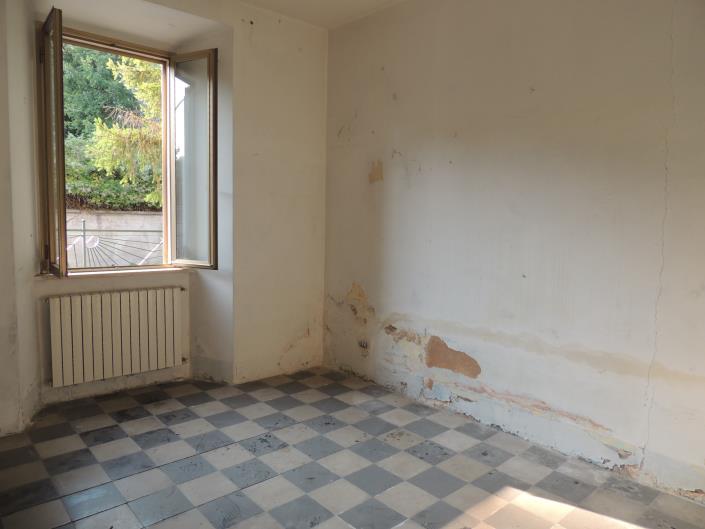 Image No.12-2 Bed Farmhouse for sale