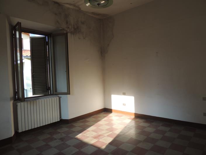 Image No.17-2 Bed Farmhouse for sale