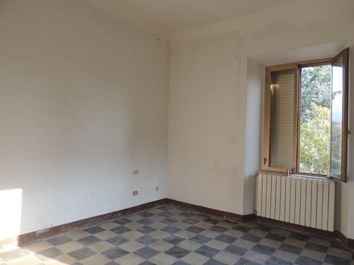 Image No.19-2 Bed Farmhouse for sale