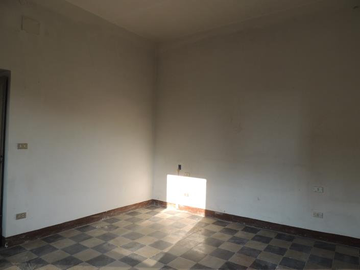 Image No.20-2 Bed Farmhouse for sale