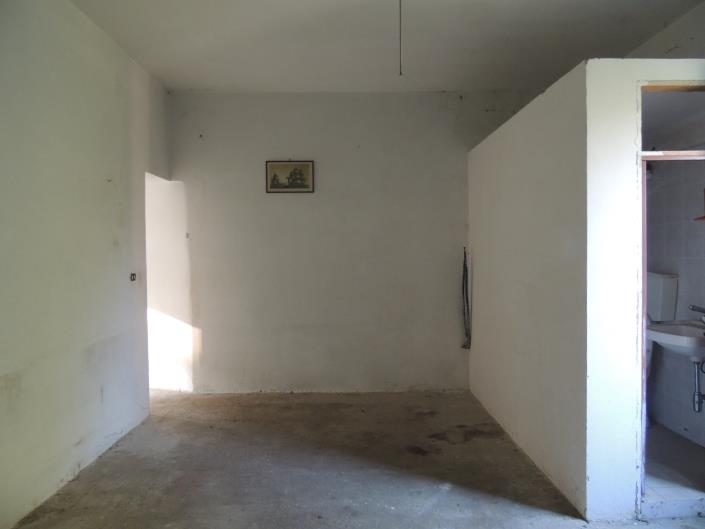 Image No.25-2 Bed Farmhouse for sale