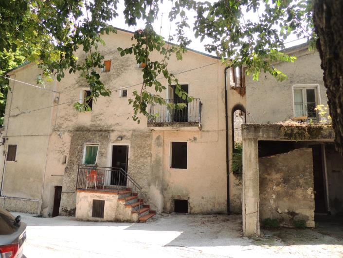 Image No.1-2 Bed House for sale