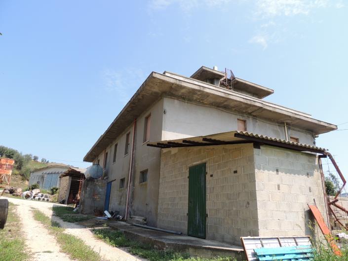 Image No.20-6 Bed Farmhouse for sale