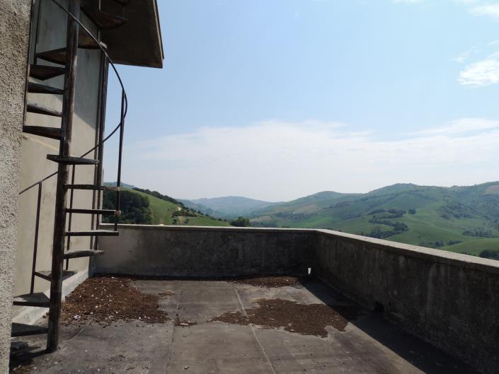 Image No.33-6 Bed Farmhouse for sale