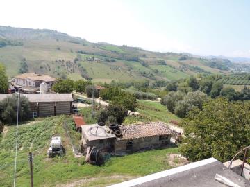 1 - Atri, Ferme