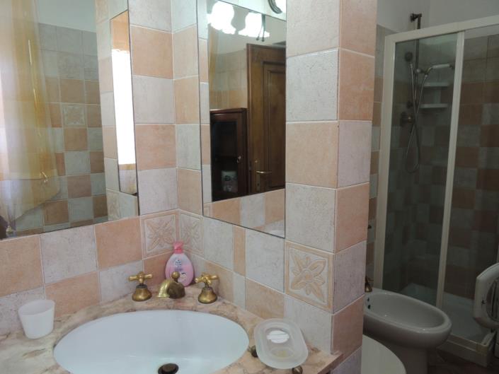 Image No.20-2 Bed Apartment for sale