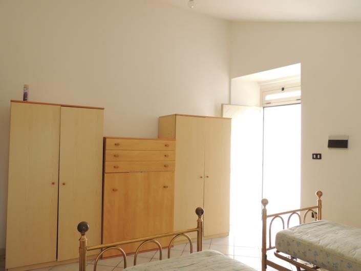 Image No.16-2 Bed Property for sale